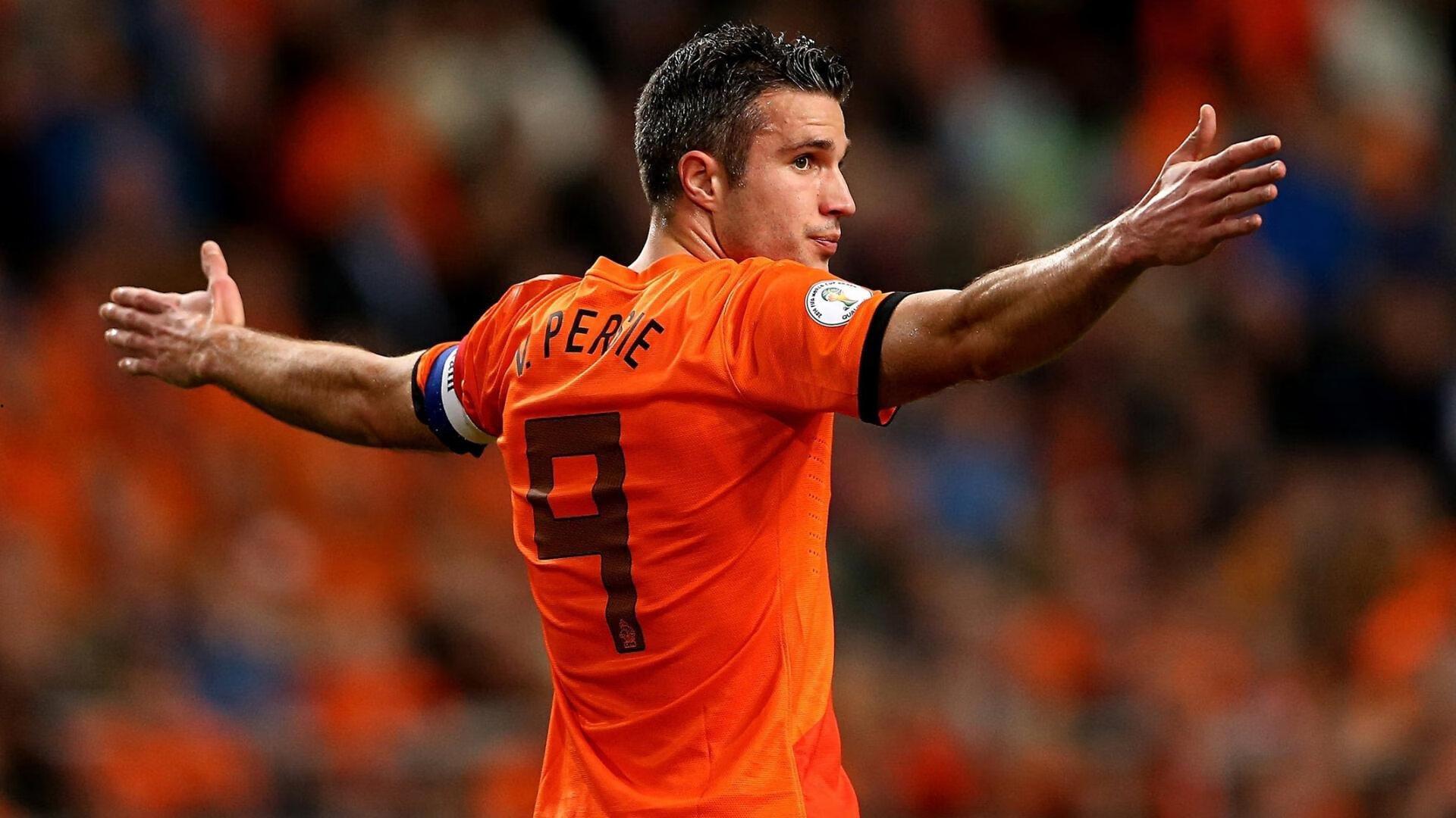 朗尼克强硬谈判曝光，要求拜仁放权竞技事务 点名引进弗林蓬与德容