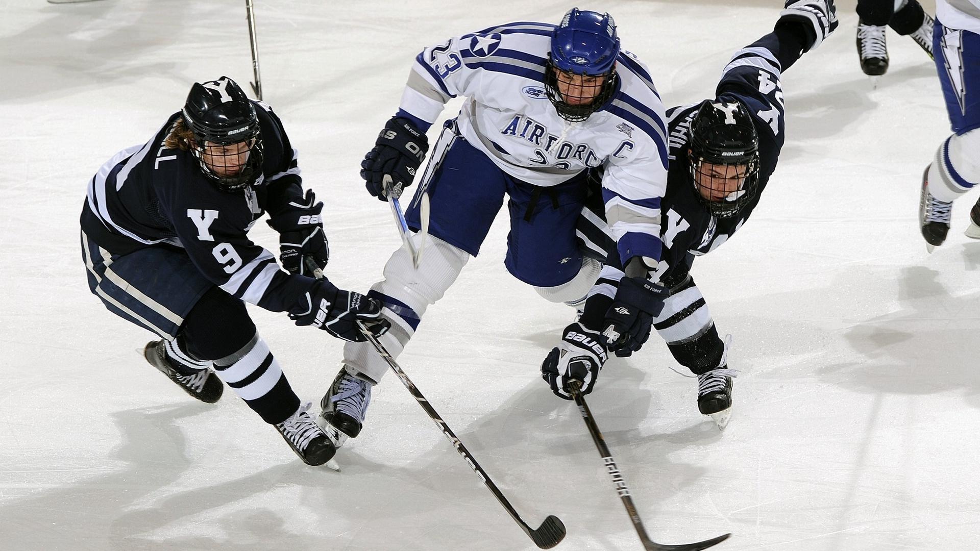 紫金内线悬念升级，麦基与霍华德，谁将主宰湖人禁区？